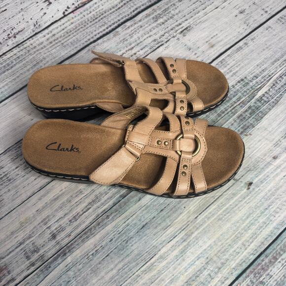 Clarks Tan Sandals Womens Size 6.5 Leather Slip On Open Toe 7 - Picture 1 of 3
